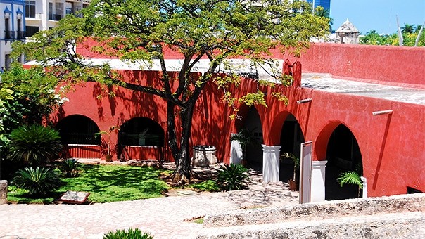 Museo de Arqueología y Arquitectura Maya