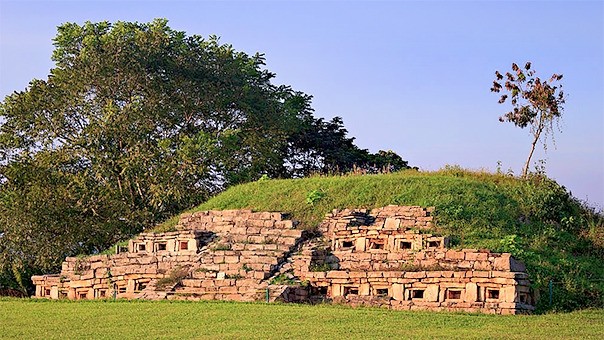 Zona Arqueol�gica Yohualichan
