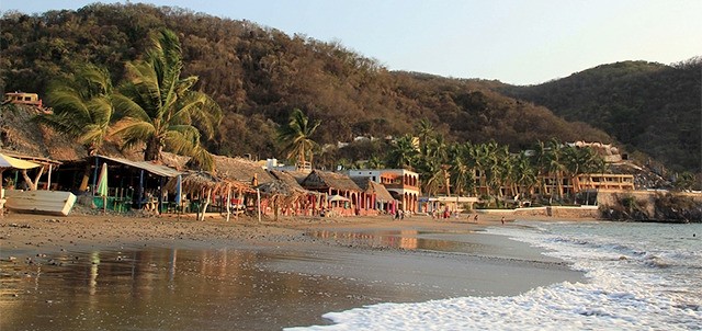 Playa de Cuastecomates, Barra de Navidad