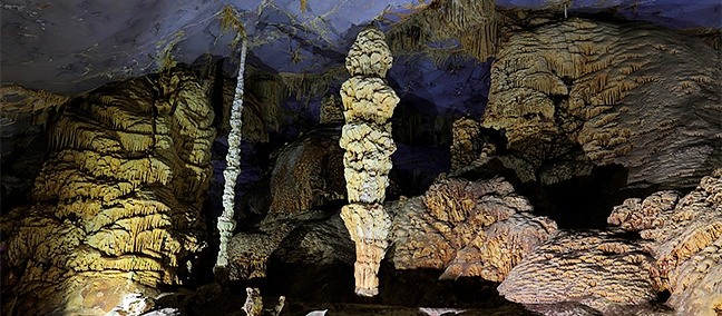 Grutas de Bustamante, Bustamante