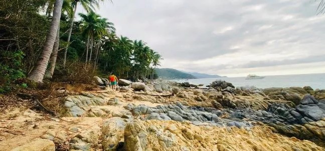 Playa Colomitos, Boca de Tomatlán