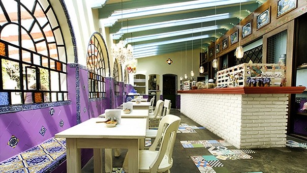 Encanto de Lola Restaurant