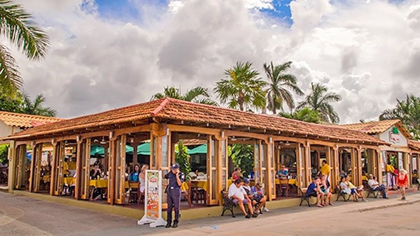 Palmeras Restaurant