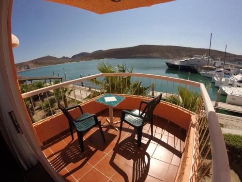 Club Cantamar, La Paz