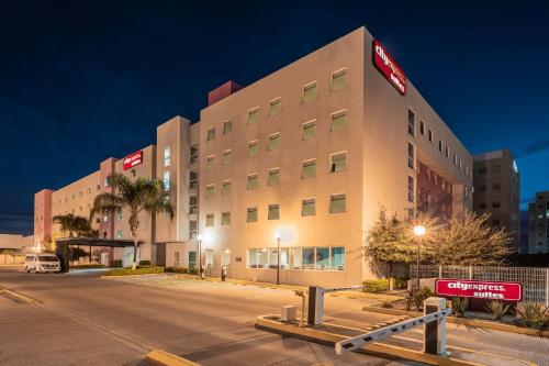 City Express Suites Querétaro, Querétaro