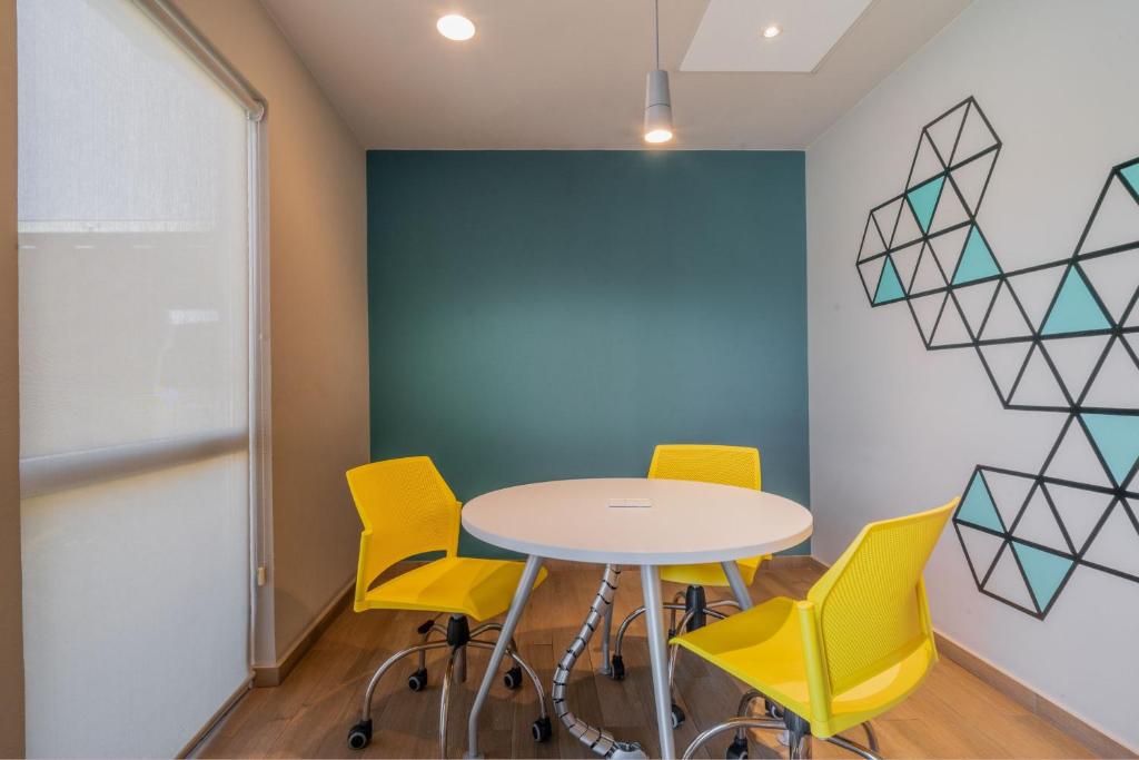 City Express Suites Querétaro, Querétaro