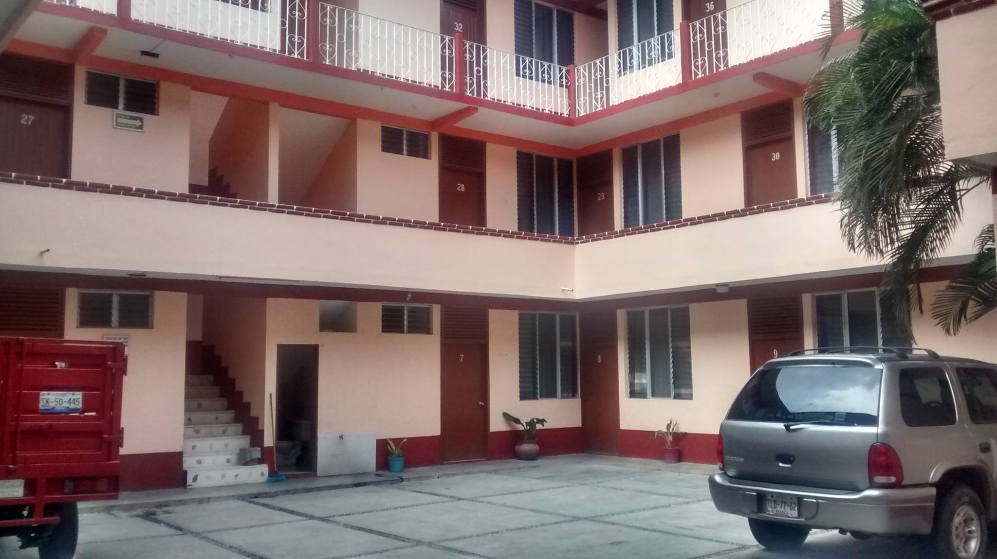 Victoria, Puerto Escondido