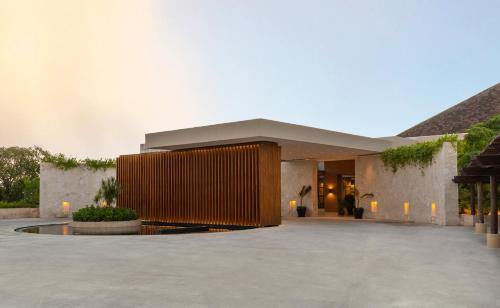 Fairmont Mayakoba, Mayakoba