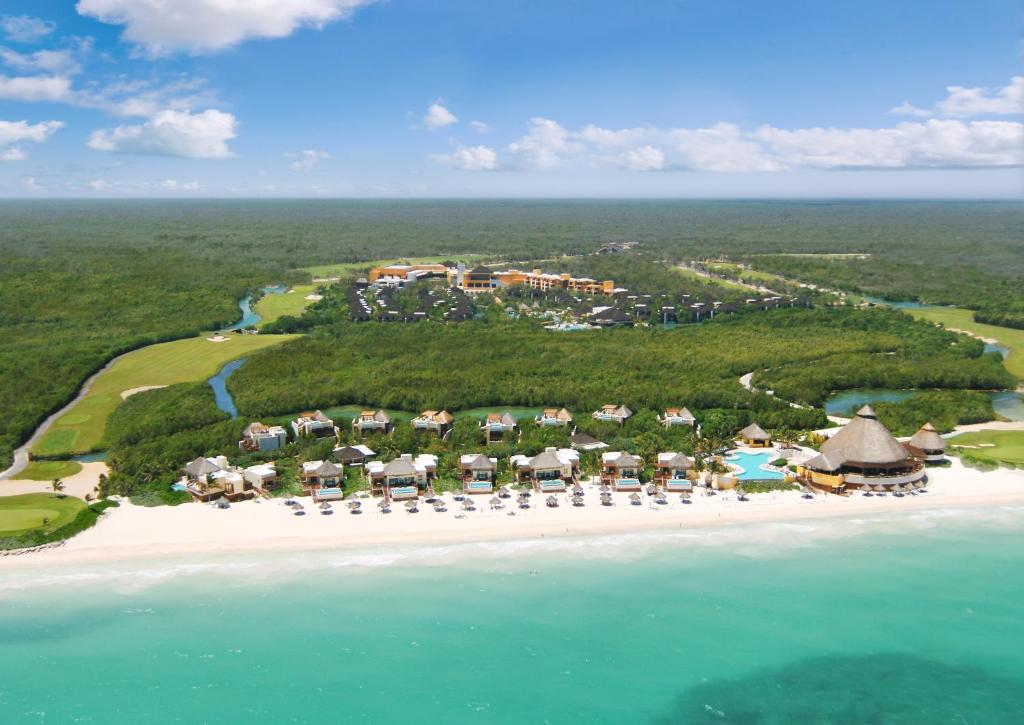 Fairmont Mayakoba, Mayakoba