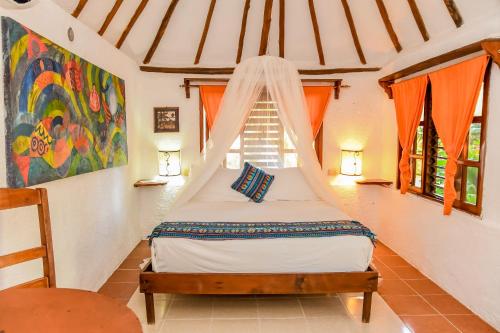 Zomay, Holbox