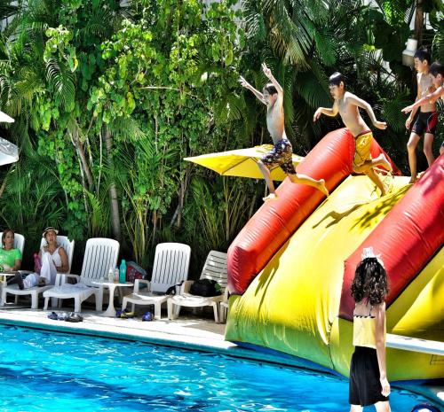 Sands Acapulco Hotel & Bungalows, Acapulco