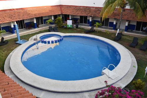Plaza Almendros, Isla Mujeres