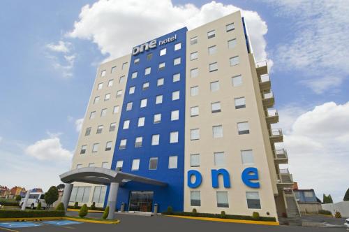 One Toluca Aeropuerto, Toluca