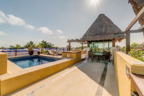 Pueblito Escondido, Playa del Carmen