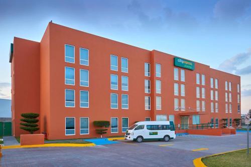 City Express Junior Toluca Aeropuerto, Toluca