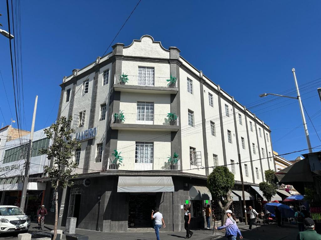 Janeiro, Guadalajara