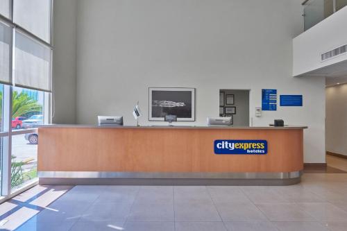 City Express Mazatlán, Mazatlán