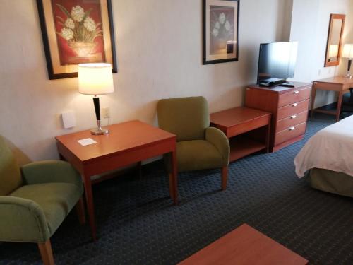 Holiday Inn Express and Suites Zona Aeropuerto, Toluca