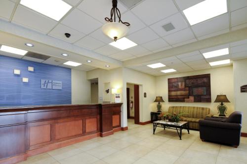 Holiday Inn Express and Suites Zona Aeropuerto, Toluca