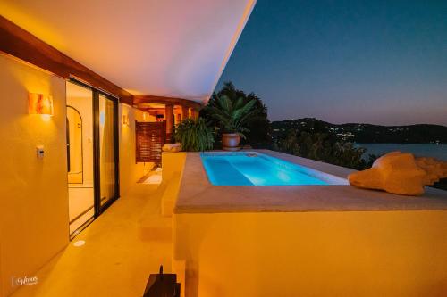 Tentaciones, Ixtapa / Zihuatanejo
