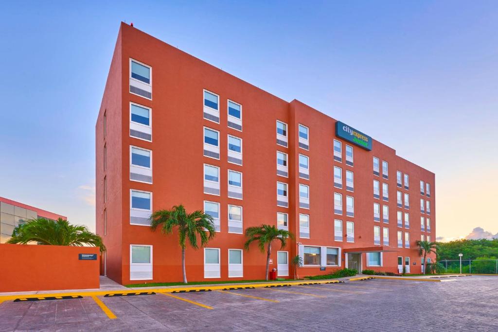 City Express Junior Cancún, Cancún