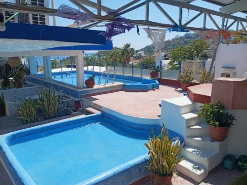 Corona Zihua, Ixtapa / Zihuatanejo