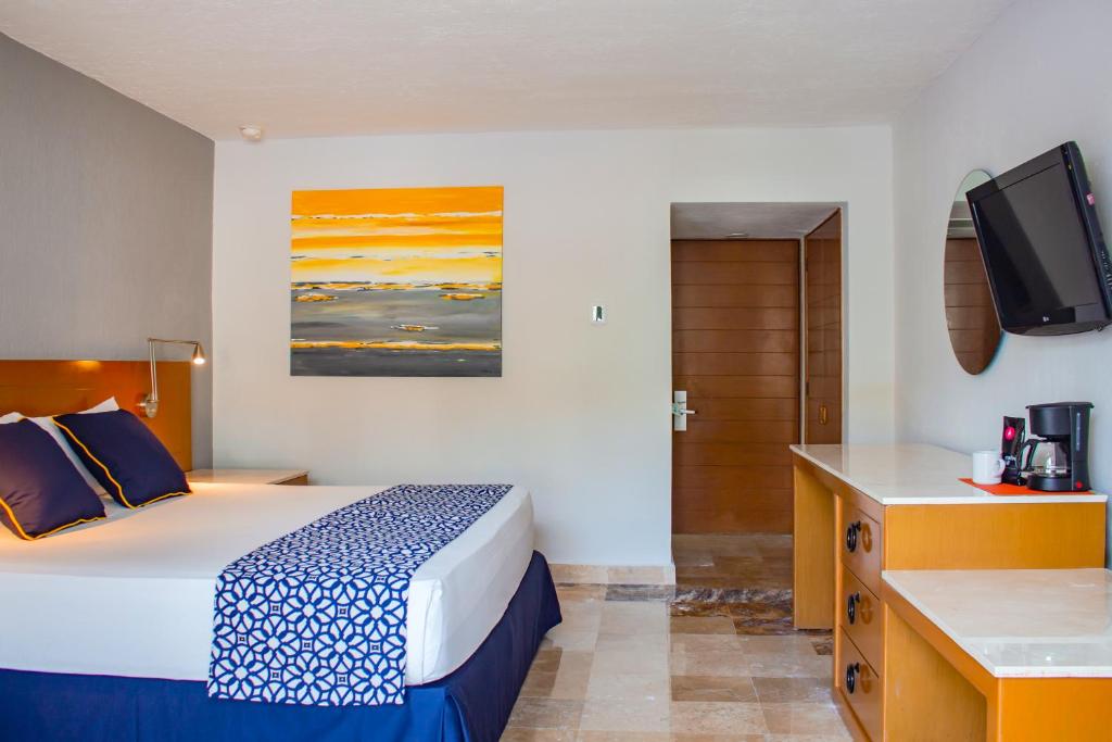 Plaza Pelicanos Club Beach Resort, Puerto Vallarta