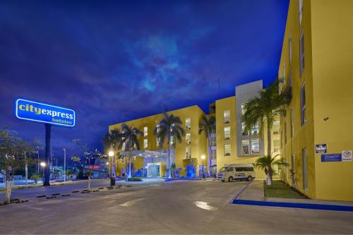 City Express Campeche, Campeche