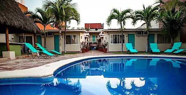 Las Arenas Bungalows, Melaque