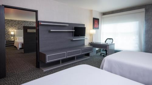Holiday Inn Express and Suites, Querétaro