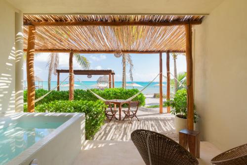 Blue Sky, Tulum