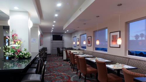 Holiday Inn Express and Suites Juventud, Chihuahua