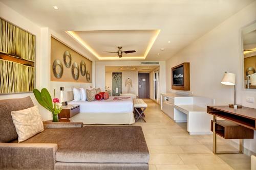 Hideaway at Royalton Riviera Cancún, Puerto Morelos