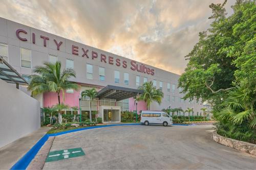 City Express Suites Playa del Carmen, Playa del Carmen