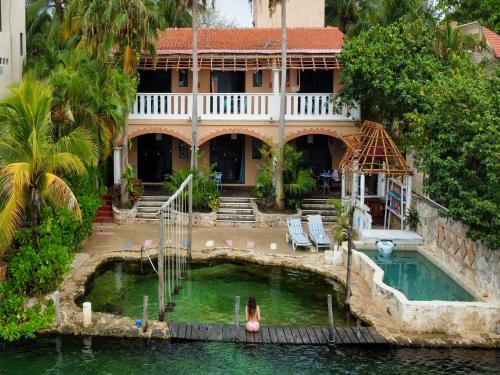 LM, Puerto Aventuras