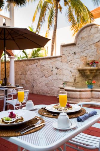 LM, Puerto Aventuras