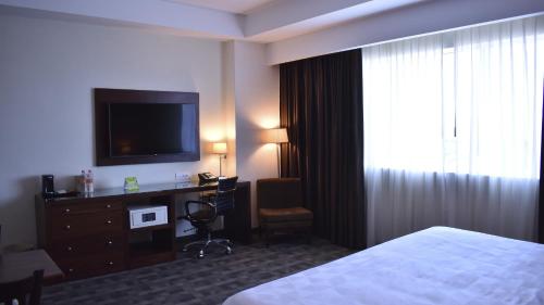 Holiday Inn and Suites Plaza Mayor, León