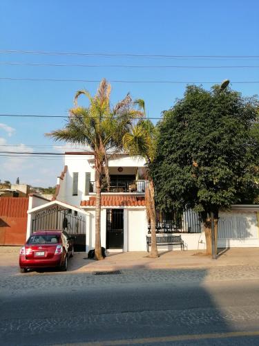 Chely, Bernal