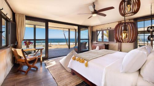 Villa Santa Cruz, Todos Santos