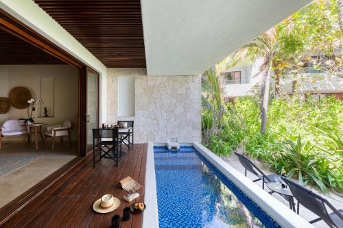 Tago Tulum, Tulum