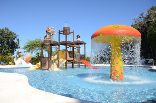 Family Club at Grand Riviera Princess, Xcalacoco