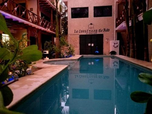 La Constanza de Rulo, Holbox
