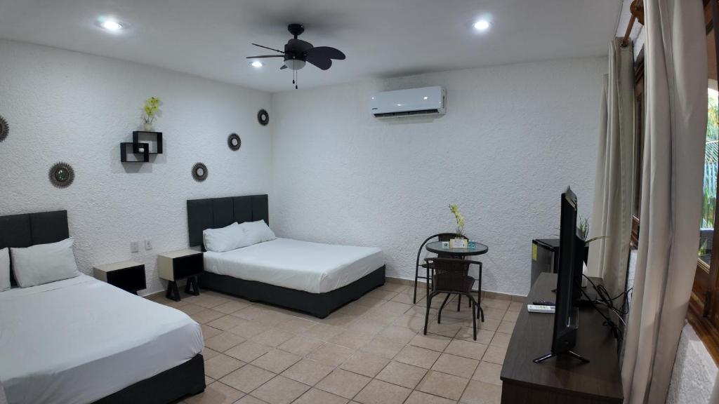 Playalingua del Caribe, Playa del Carmen