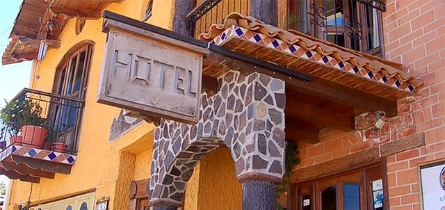 Puerta Real Sierra del Tigre, La Manzanilla de la Paz