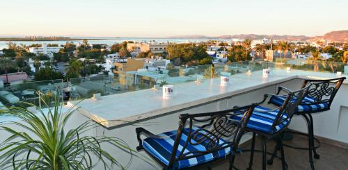 HBlue, La Paz