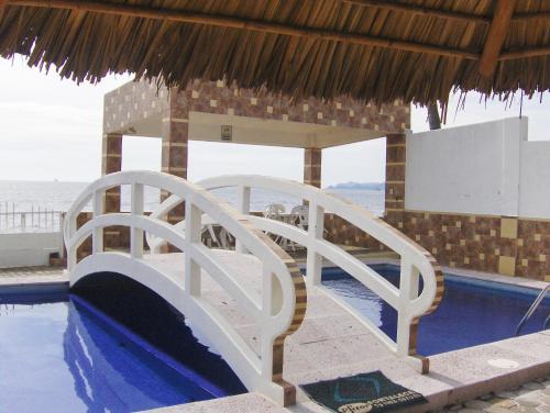 Albatros, Manzanillo