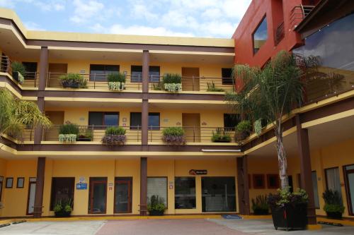 Plaza Bernal, Bernal