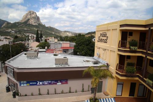 Plaza Bernal, Bernal