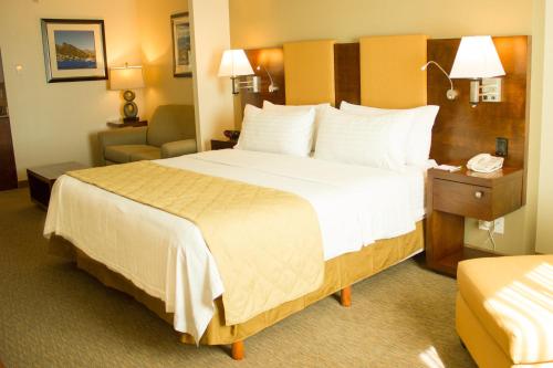 Holiday Inn and Suites Aeropuerto, Hermosillo