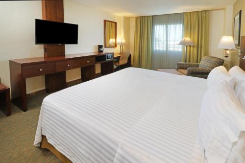 Holiday Inn and Suites Aeropuerto, Hermosillo